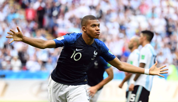 Chuyển nhượng bóng đá từ Transfermarketweb, Real Madrid xác định Kylian Mbappe là mục tiêu "tối thượng" để thay thế Cristiano Ronaldo ở Bernabeu.