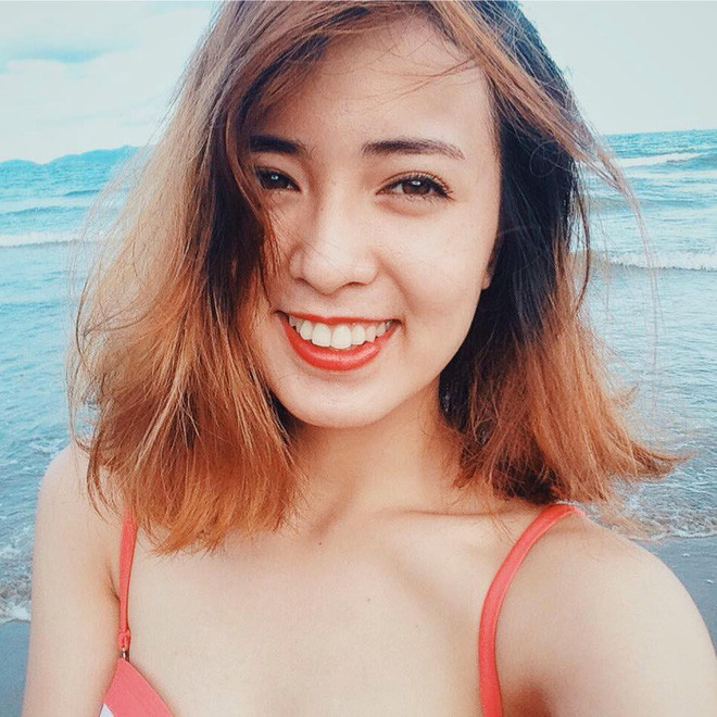 Học về dược nên Phương Liên có thể lựa chọn cho mình những sản phẩm mỹ phẩm lành tính, tự nhiên và phù hợp với bản thân. Không giữ bí quyết riêng cho bản thân, mà nữ sinh khoa Dược này còn chia sẻ rộng rãi cho nhiều bạn nữ khác để họ cùng đẹp giống mình.