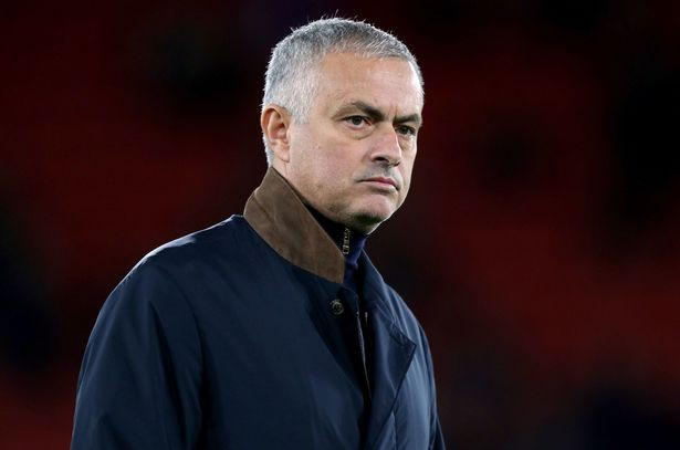 Chuyển nhượng bóng đá mới nhất từ El Pais (Tây Ban Nha) khẳng định, Mourinho đã có bến đỗ mới sau khi chia tay MU và đó là Real Madrid.