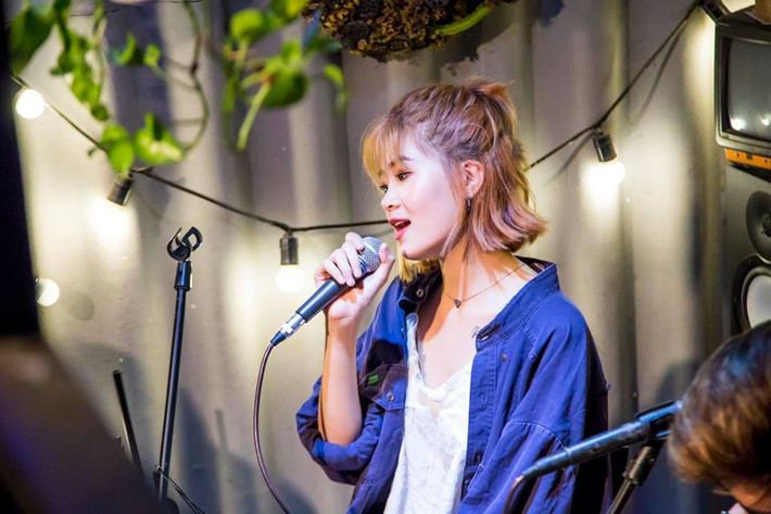 Cô gái người Vũng Tàu được chú ý mới đây khi cover ca khúc Thương của ca sĩ Quốc Thiên khiến nhiều người chảy nước mắt đó là Phan Yến Nhi (SN 1996), hiện cô bạn này đang sinh sống và làm việc tại Sài Gòn trong vai trò ca sĩ tự do.