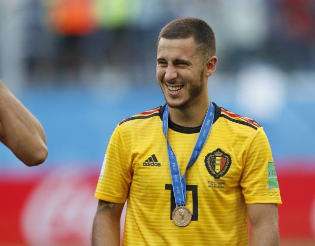 Chuyển nhượng bóng đá từ The Sun, Eden Hazard đã lên tiếng xác nhận tương lai ở Chelsea trước những tin đồn gia nhập Real Madrid.