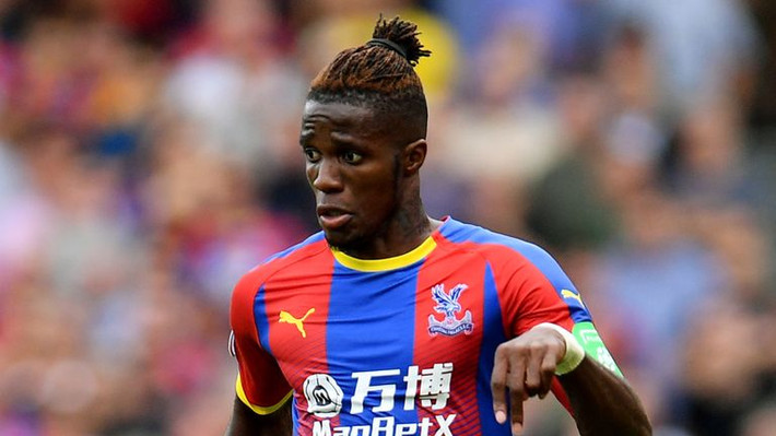 Chuyển nhượng bóng đá mới nhất từ tờ Daily Mail, CLB Đại Liên Á Nhĩ Tân (Dalian Yifang) tại Chinese Super League đang nhắm tới tiền vệ Wilfrield Zaha.