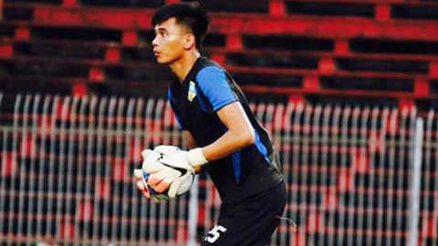 Việc Văn Cường được gọi tập trung ĐTQG Việt Nam chuẩn bị cho AFF Cup khiến nhiều người phải sửng sốt. Bởi phong độ của thủ thành này dẫn đến bàn thua trực tiếp của QNK Quảng Nam tại V.League năm nay.