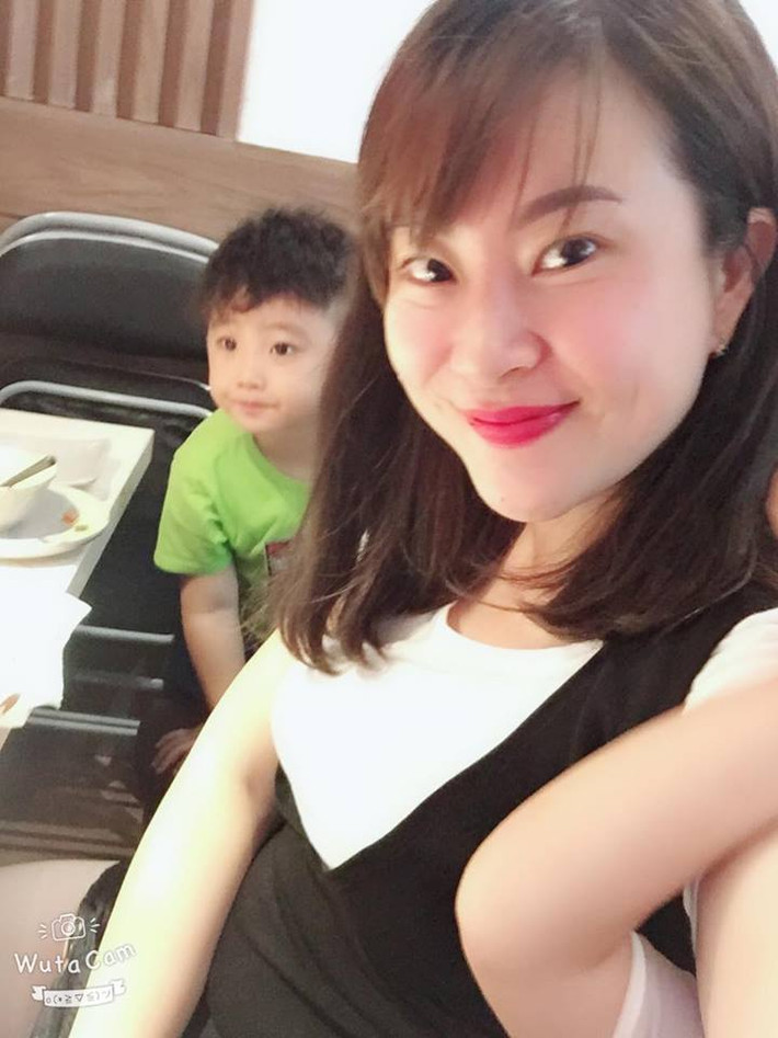 Khuôn mặt núng nính ngày nào đã biến mất và thành v-line thời thượng.