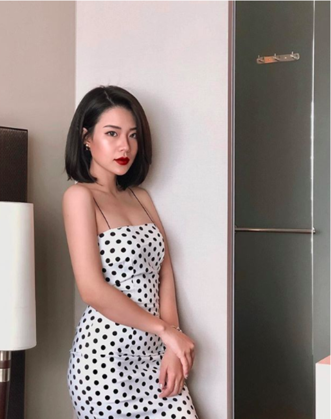 Ngoài chuyện xinh đẹp thì Thanh Huyền này còn làm việc khá chăm chỉ và khá mát tay trong công việc kinh doanh. Hiện cô nàng đang có một thương hiệu chuyên bán các sản phẩm về làm đẹp cho chị em phụ nữ.