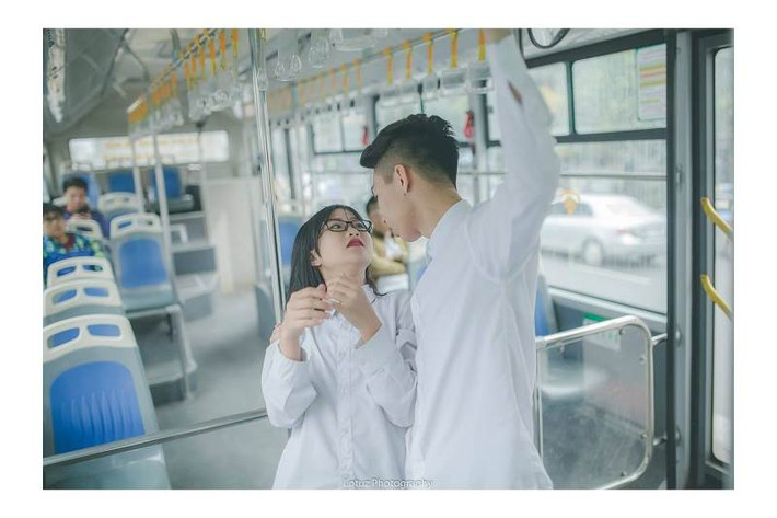 Sau đó, Huyền Trang nghỉ học thêm, cả hai cũng tưởng như sẽ chẳng gặp lại. Thế nhưng, Trang và Chí đã gặp lại nhau khi cùng tham gia một nhóm làm phim trẻ. Huyền Trang là diễn viên trong đoàn, còn Hà Chí là một chàng biên tập nội dung. Quá trình làm việc đã dần dần khiến cho tình cảm cả hai nảy nở.
