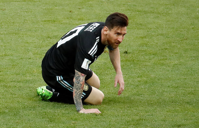 Sau pha sút 11m không thành bàn, trên mạng xã hội, nhiều dân mạng còn gọi Messi bằng cái tên đầy chế giễu là "Miss Pen" hay "Miss Si".