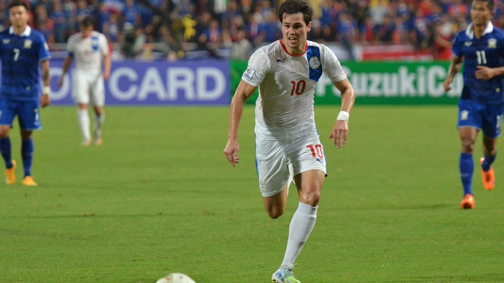 Không tạo ra bất kỳ ấn tượng nào ở lò đào tạo CLB Chelsea (Anh) nhưng ở ĐT Philippines, Phil Younghusband được coi là cầu thủ vĩ đại nhất nền bóng đá nước này.