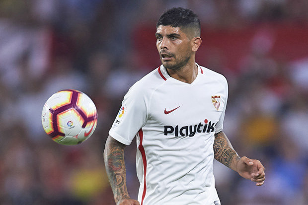 Arsenal đang muốn tìm kiếm sự thay thế cho Henrikh Mkhitaryan và người được ngắm tới sẽ là Ever Banega.
