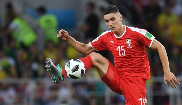 Man City đã bắt đầu để ý tới trung vệ Milenkovic của Fiorentina. Khi có "gã khổng lồ" người Serbia này, đội chủ sân Etihad sẽ bớt đi mối lo ở hàng phòng ngự.