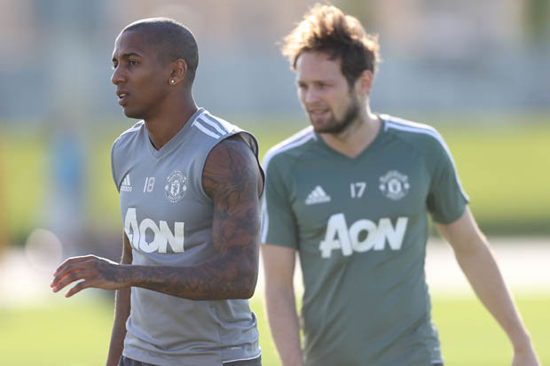 Theo Daily Star, AS Roma đã ngỏ ý hỏi mua Daley Blind từ M.U để thay thế cho sự ra đi của Emerson Palmieri. Ảnh: Daily Star