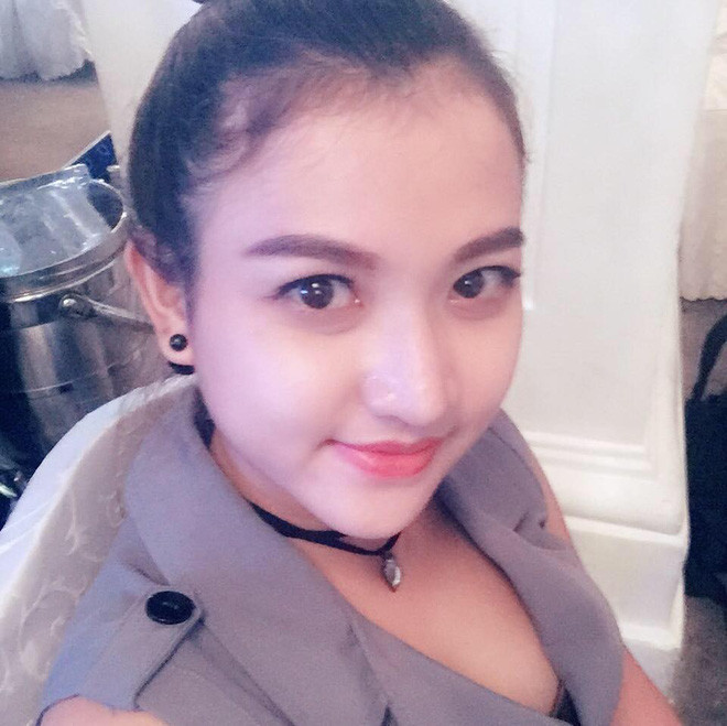 Sở hữu gương mặt ưa nhìn với chiếc mũi cao, thẳng, đôi mắt to cùng đôi môi có viền khá đẹp. Bên cạnh đó, Ronaldi Tien cũng sở hữu cơ thể với những đường cong khiến nhiều người phải dùng tới từ "chuẩn hot girl".