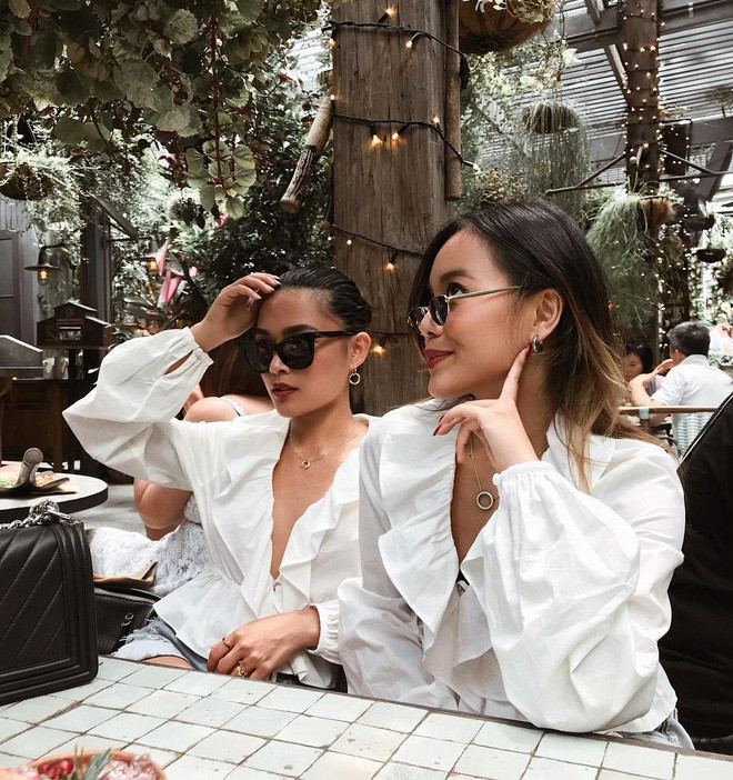 Dù còn rất trẻ như Alexandra đã có cơ hội làm việc cũng như hợp tác với rất nhiều tập đoàn về thời trang, mỹ phẩm nổi tiếng thế giới như L’Oréal Group, Estee Lauder Companies, Schwarzkopf hay Pandora.