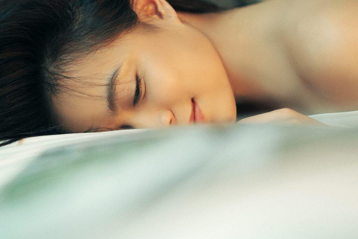 Gạt đi tất cả, Hoàng Thùy Linh đang khẳng định mình bằng hình ảnh sạch vẫn vóc dáng gợi cảm nhưng được cô trau chuốt và làm mới mình thực sự.
