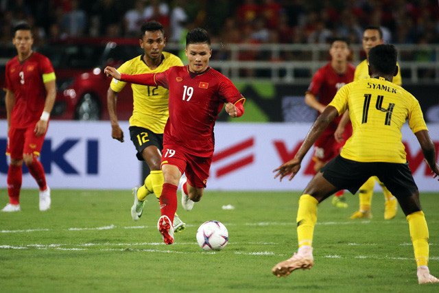 Đối thủ đáng gờm nhất tại bảng A AFF Cup 2018 của các cầu thủ thủ đội tuyển Việt Nam là Malaysia. Nhưng với lợi thế của hơn 40.000 khán giả trên SVĐ QG Mỹ Đình, Việt Nam đã hạ gục "Hổ Harimau" với tỷ số ngọt ngào 2-0.