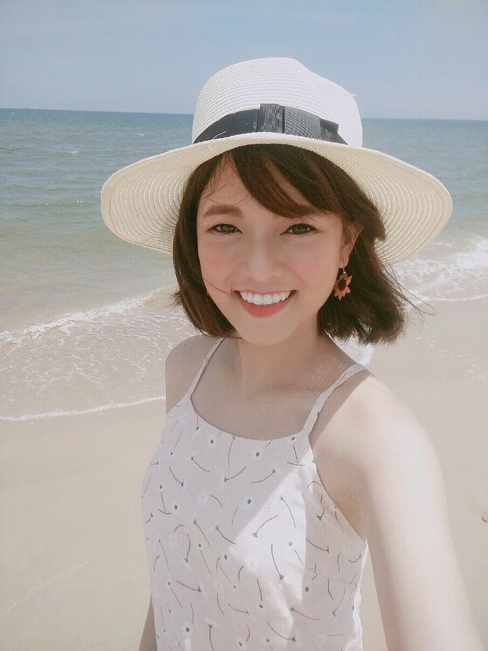Bích Trâm có gương mặt rất điện ảnh. Cô bạn sở hữu đôi mắt to tròn sắc sảo, sống mũi cao. Bích Trâm cực hợp với những vai có cá tính, sắc sảo và lém lỉnh.