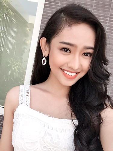 Dù thay đổi cân nặng, nhưng trông Thúy Vi vẫn rất xinh đẹp và quyến rũ. Cô liên tục cập nhật những hình ảnh ảnh uống vui vẻ, hạnh phúc của mình.