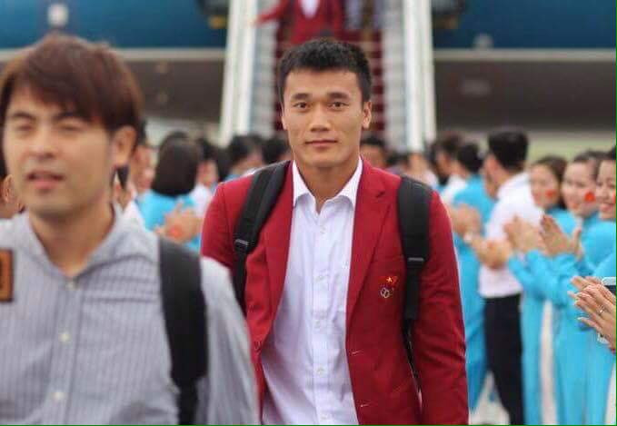 Nhiều dân mạng cho rằng, các tuyển thủ U23 Việt Nam đẹp chẳng kém cạnh những ngôi sao bóng đá quốc tế khi trở về quê hương sau một hành trình thi đấu ấn tượng.