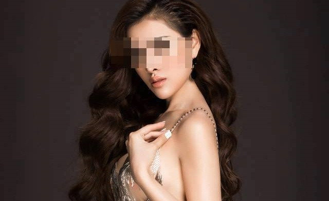 Nghi án bán dâm của Á hậu T.D còn đang rất nóng hổi thì dân mạng lại tiếp tục nhận thêm một tin "sét đánh" đó là chính cô nàng này đã bị BTC cuộc thi "Hoa hậu Sắc đẹp Hoàn mỹ Toàn cầu" tước danh hiệu vì lý do không giữ hình ảnh và làm ảnh hưởng tới danh tiếng của cuộc thi.