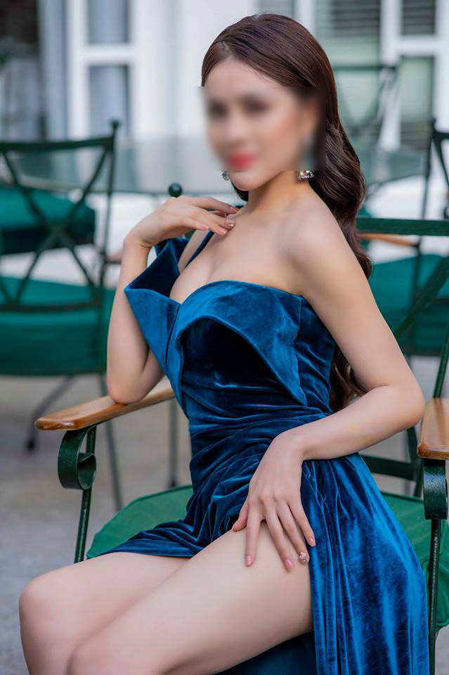 Những ngày vừa qua, thông tin về nghi án bán dâm của Á hậu T.D đang vô cùng nóng hổi trên MXH. Cô nàng từng gây lùm xùm về bộ ảnh phản cảm "tuyệt tình cốc" Đà Lạt này bị tố đi khách với giá lên cả chục ngàn USD/ h.