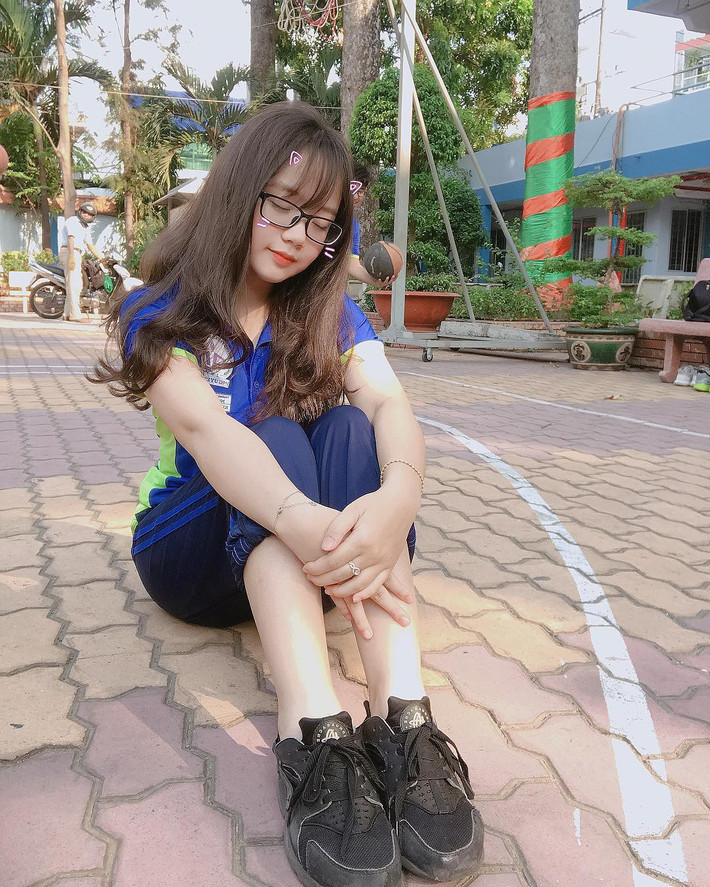 Kiều Trang có hơn 59.000 follower trên Instagram và hơn 141.000 follower trên Facebook. Đây là một con số thực sự ấn tượng với một nữ sinh 10X.