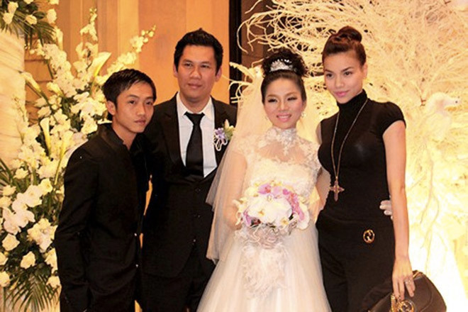 Hình ảnh Hà Hồ và chồng cũ Cường Đôla góp mặt chung vui trong ngày cưới của Lệ Quyên và ông xã đại gia.