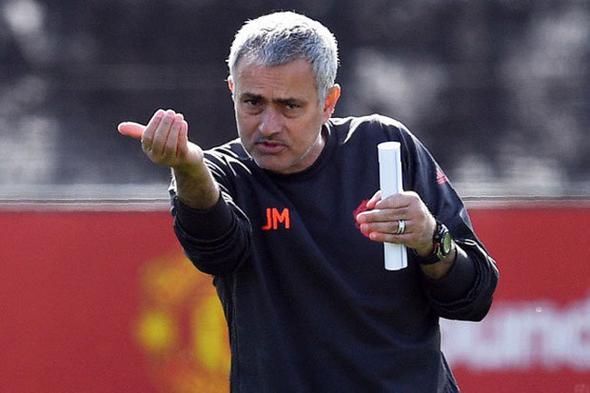 Chuyển nhượng bóng đá mới nhất từ Tuttosport khẳng định, Mourinho sẽ có ít nhất một tân binh chắc chắn cập bến sân Old Trafford ngay trong mùa đông đó có thể là Milan Skriniar, Ivan Perisic, Toby Alderweireld, hay cả Dybala.