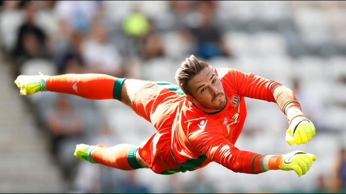 Liverpool muốn tìm kiếm một người gác đền mới để thay thế Mignolet và người được nhắm tới đó là Jack Butland, thủ thành của Stoke City.