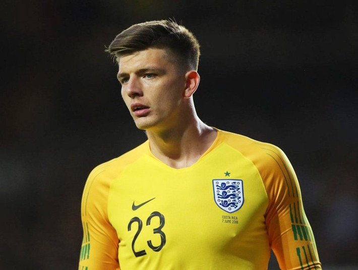 Lần lượt bị hét giá Alisson và Oblak (khoảng 80 triệu bảng), HLV Jurgen Klopp đã chuyển hướng sang Nick Pope, giá chỉ khoảng 15 đến 20 triệu bảng.