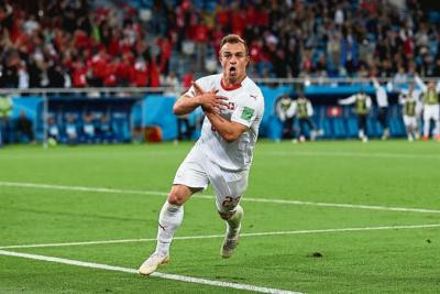 Lật lại lịch sử, Shaqiri là cầu thủ gốc Albania, sinh ra ở Kosovo trước khi chuyển đến sinh sống ở Thụy Sĩ cùng cha mẹ và ba anh chị em.