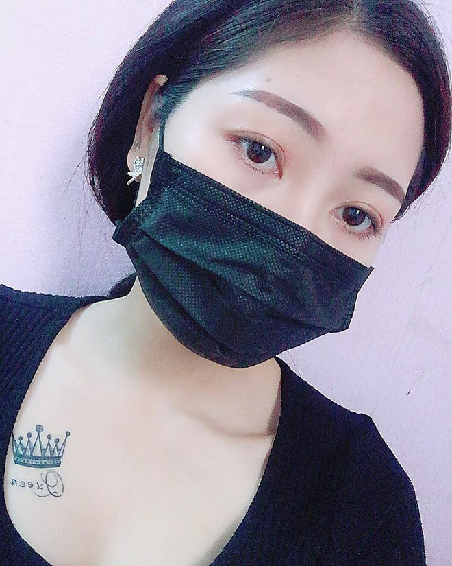 Chuyện xăm hình lâu nay vẫn là chủ đề được quan tâm và tranh luận rôm rả của dân mạng, đặc biệt là đối với các bạn nữ. Nhiều người cho rằng xăm hình không xấu vì đây chỉ là cách để lưu lại những kỉ niệm. Số khác không có thiện cảm với hình xăm vì nghĩ đây là biểu hiện của thói ăn chơi, đua đòi.