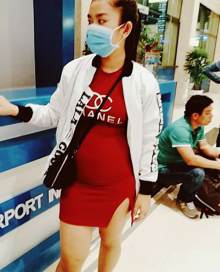 Không chỉ có các cô nàng mà ngay cả những chàng trai cũng không ít lần mếu máo khi bị người khác chỉ vào phần bụng "phì nhiêu".