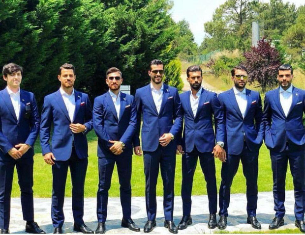 Trên mạng xã hội Twitter, rất nhiều bài viết đăng ảnh các tuyển thủ Iran, kèm những lời tán thưởng cho vẻ ngoài của đại diện châu Á tới dự World Cup 2018.