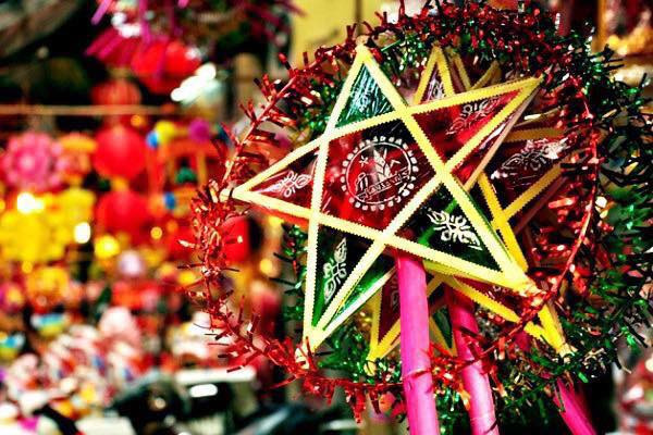 Nhưng rồi khi xã hội ngày một hiện đại lên thì những giá trị truyền thống của trung thu xưa dần mất đi và thay vào đó là những thứ tiện nghi hơn, tiện dụng hơn. Điều này có thể nhận thấy rõ ràng qua những thứ đồ chơi trung thu.