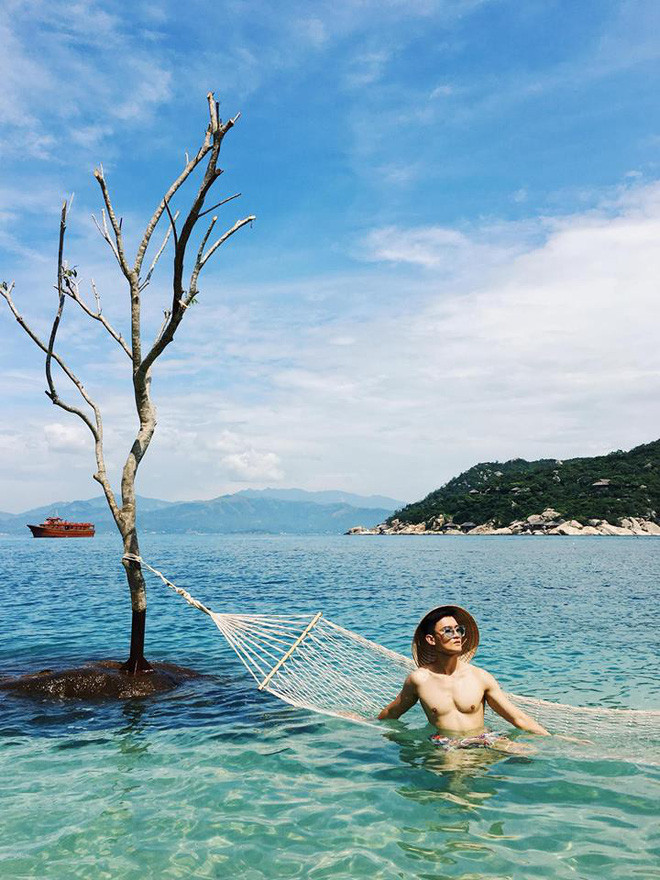 Tuy không còn là chàng hot teen được hàng vạn người say mê như xưa nhưng có thể thấy Vòng Công Thành đã và đang tận hưởng cuộc sống của mình và khiến vạn người phải mê mẩn.