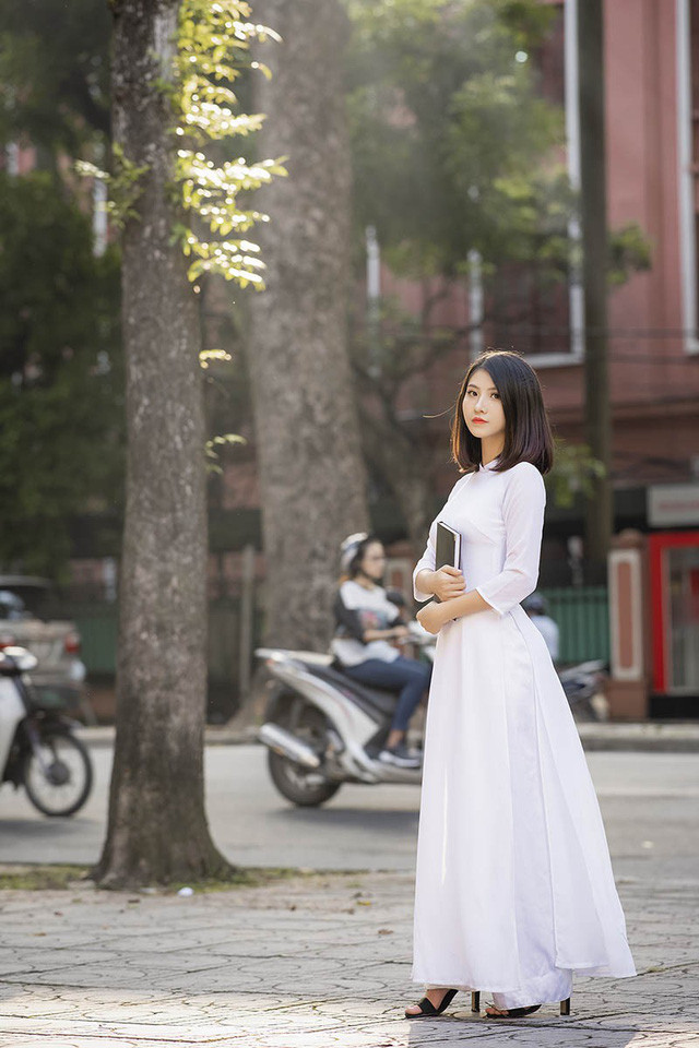 Châm ngôn sống của Thùy Linh: "Sống là chính mình để sau này khi nhìn lại quãng thời gian đã qua sẽ không phải thở dài tiếc nuối". Bởi thế, ngoài thời gian học tập và làm việc, Thùy Linh thường quây quần bên cạnh gia đình, bạn bè.