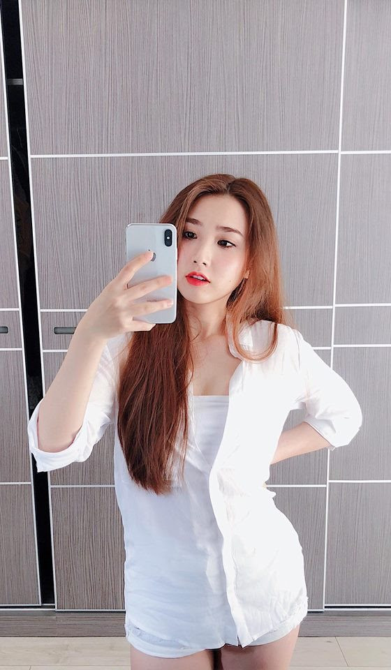 Bên cạnh việc phát ghen với Thanh Mèo vì sở hữu được trái tim của thủ môn Bùi Tiến Dũng, nhiều người cũng nhắc đến gia thế của cô nàng này vì thuộc vào hàng "không phải dạng vừa đâu".