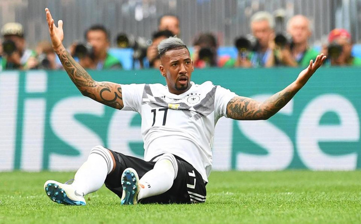 Nhận được sự quan tâm từ Quỷ đỏ thành Manchester, nhưng trung vệ Jerome Boateng cho biết, anh không muốn chuyển đến Anh thi đấu.
