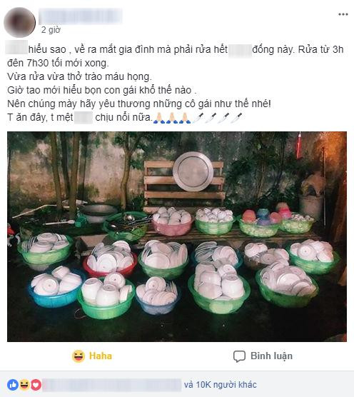 Từ xưa đến nay, nhắc đến rửa bát làm nội trợ người ta nghĩ ngay đến chị em phụ nữ. Cũng vì vậy mà những câu chuyện các cô gái khi về ra mắt nhà trai phải cân cả đống bát đĩa cao ngất như núi đã trở nên quen thuộc với dân mạng. Nhưng không chỉ có phái nữ chúng mình mới phải chịu cảnh khổ ấy. Có khối chàng trai cũng từng khóc ròng vì chuyện rửa bát khi ra mắt.