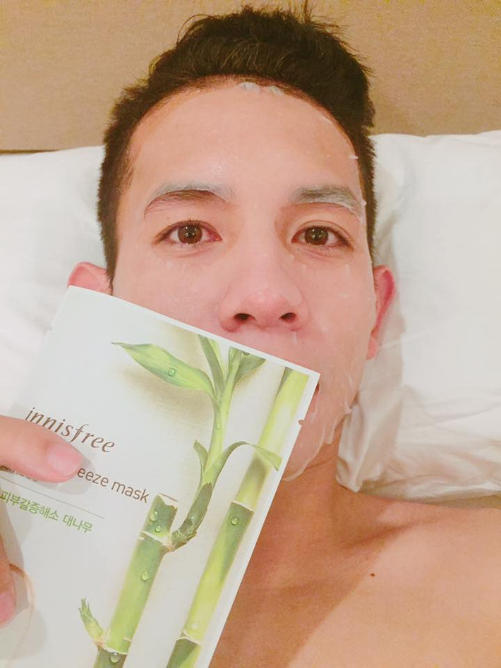 Sau 5 năm, nhiều dân mạng nhận xét rằng Duy Pinky giờ đã khác, nếu đọc các comment trả lời khách hàng của anh chàng này sẽ thấy. Từ một chàng trai "nhạt thếch" giờ đã trở thành ông chủ trả lời khách dễ thương và khá tếu táo.