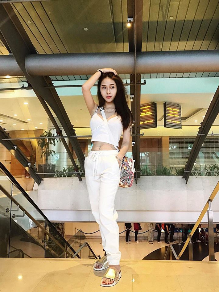 Trên trang cá nhân của mình, Quỳnh Như có hơn 200.000 người theo dõi và cô bạn này rất biết cách để chiều lòng người yêu thích mình bằng cách chăm chỉ đăng tải ảnh đẹp bản thân mình. Ảnh trong bài: FBNV.