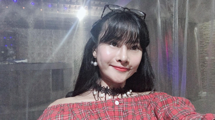 Cô nàng Happy Polla phiên bản Việt này tiếp tục gây bất ngờ khi cho cả dân mạng thấy bộ mặt thật ưa nhìn, cùng với đó là những bức ảnh khoe dậy thì thành công.