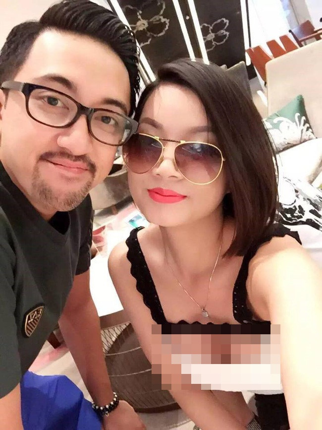 Nguyễn Thu Thùy hay còn được biết đến với biệt danh Thùy Victory, cô là nhà thiết kế nổi tiếng với những bộ đầm dạ hội được nhiều sao Việt đặt hàng. Bên cạnh đó, cô gái này còn gây ấn tượng bằng thân hình vô cùng nóng bỏng với số đo các vòng cực chuẩn.