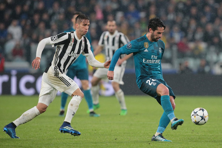 Ngay sau khi tỏa sáng trong trận tứ kết UEFA Champions League, Isco được chính Juventus đề nghị chuyển nhượng.