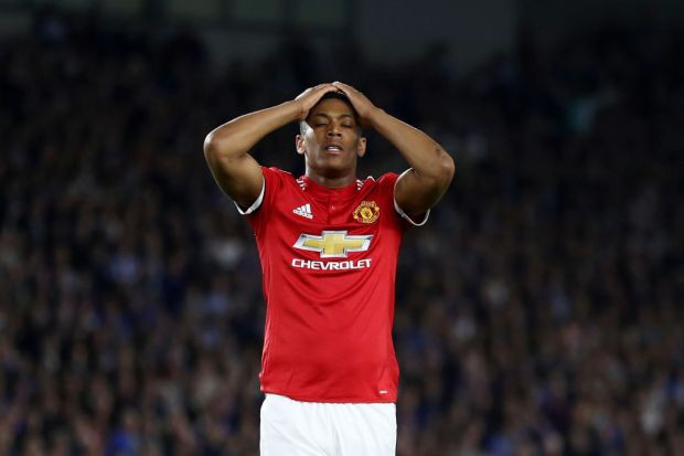 HLV Jose Mourinho đã sẵn sàng để Anthony Martial rời khỏi MU để chào đón Willian từ Chelsea.