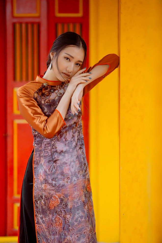 Điều thu hút nhất ở Ngọc Trân vẫn đến từ nhan sắc và thần thái đậm chất con gái Huế mà không phải ai cũng may mắn được sở hữu.