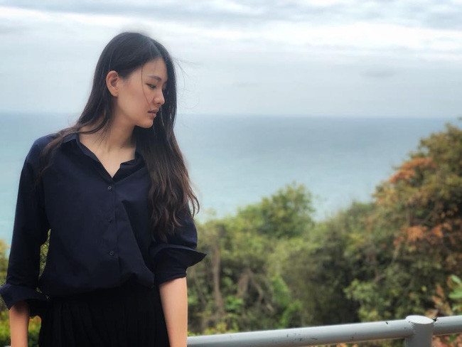 Trong năm này, cô cũng lọt vào top 12 cuộc thi Hoa hậu Hoàn vũ Thái Lan. Bất chấp sở hữu nhan sắc không thua kém bất kỳ ngôi sao nào, cô vẫn quyết định từ chối mọi lời mời tham gia làng giải trí để ra nước ngoài du học.
