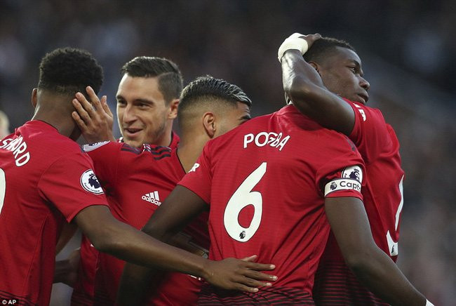 Theo RMC, Pogba đã quyết định ở lại MU, trong bối cảnh đội không mua sắm được thêm người, bất chấp sự quan tâm của Barca.
