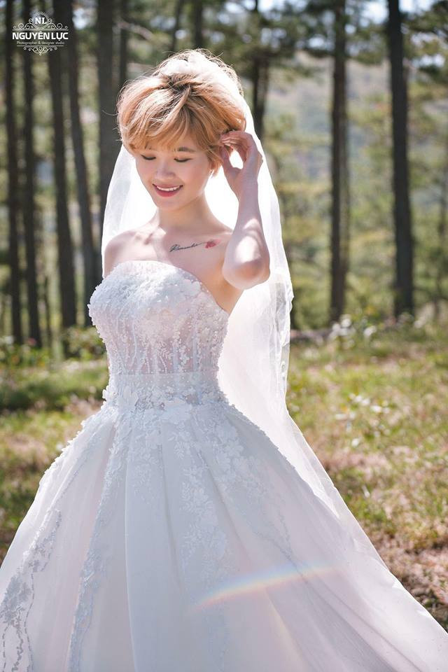 Trước đó, Yến Nhi từng tham gia chương trình "Giọng ải giọng ai" và luôn mơ ước có thể trở thành ca sĩ trong tương lai.