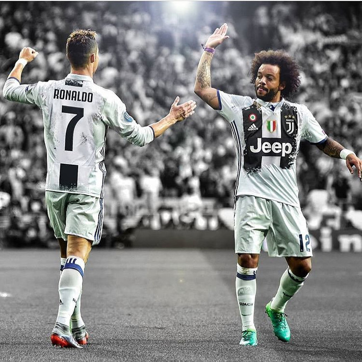Chuyển nhượng bóng đá mới nhất từ El Confidencial, Ronaldo đang yêu cầu Juve mang cậu bạn thân tại Real Madrid của mình là Marcelo tới sân Juventus Arena.